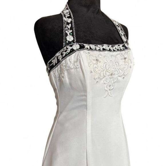 Masquerade Black & White Embroidered Halter Corset-Back Gown Sz 7/8 - Picture 4 of 8